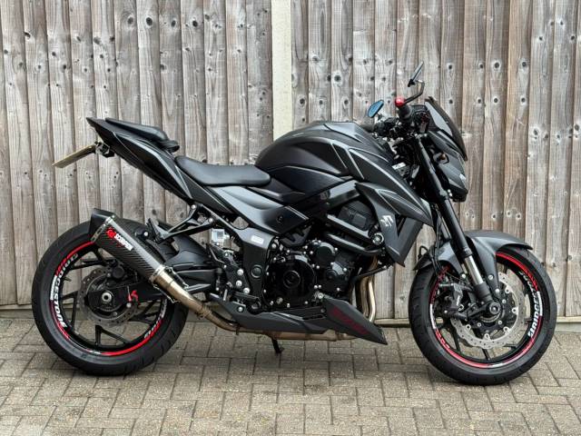 Suzuki Gsx-s 750 ZAL7 ABS 2017 (17) PHANTOM EDITION + 8,700 MILES SPORT Petrol Black