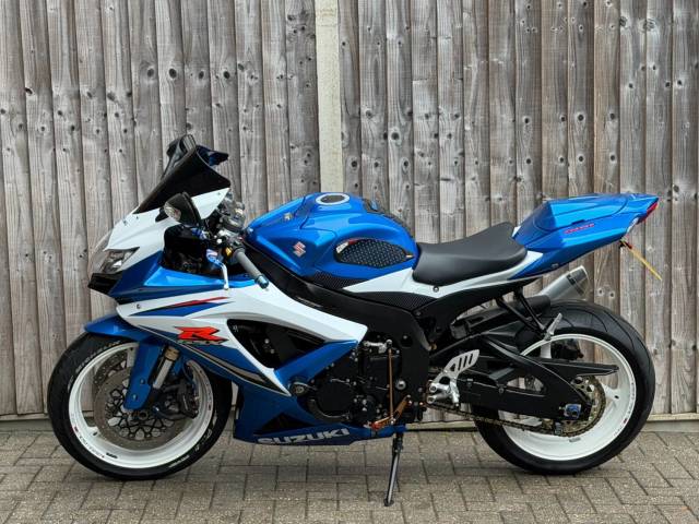 2010 Suzuki Gsx-r 600 K9 2010 (10) SUPER SPORT + LOW MILES / F.S.H