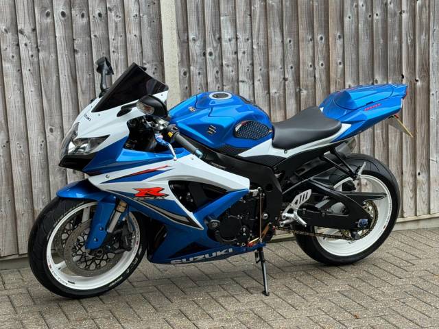 2010 Suzuki Gsx-r 600 K9 2010 (10) SUPER SPORT + LOW MILES / F.S.H